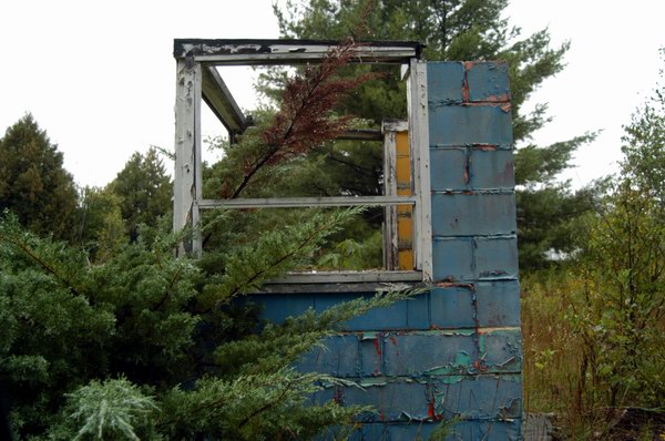 Lakes Drive-In Theatre - Ticket Booth